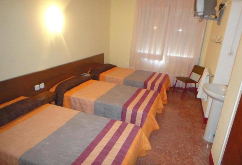 펜션 Pensió Restaurant Llança