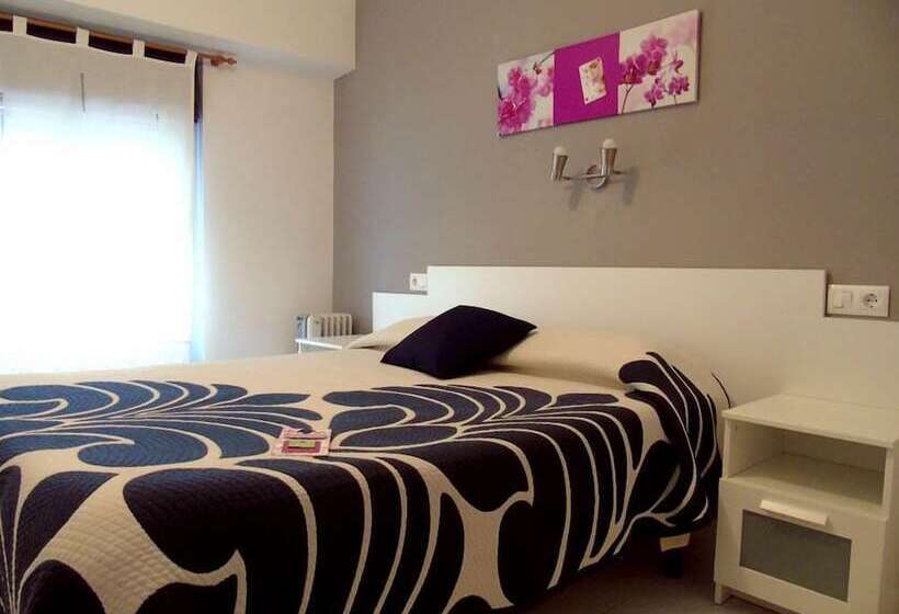 ペンション Pensió I Apartament Torrent