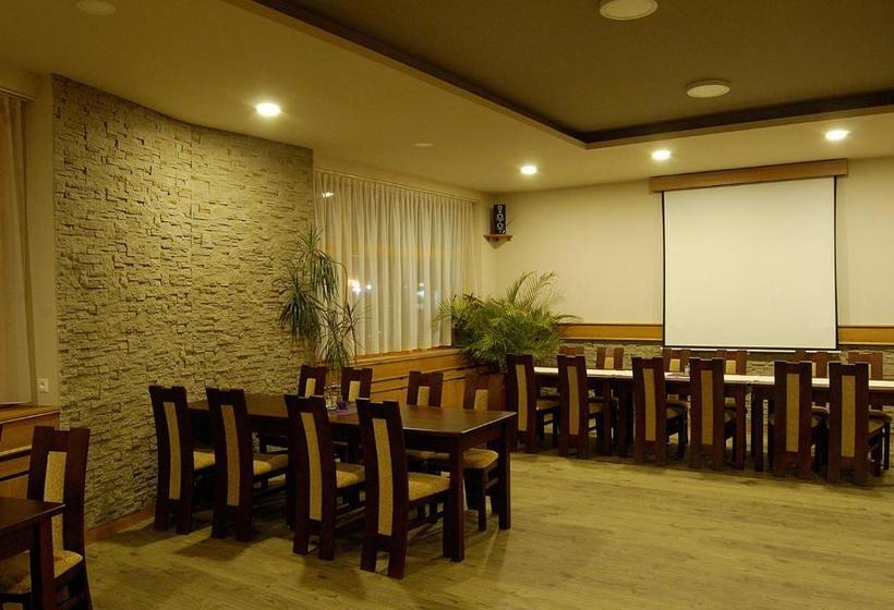 펜션 Penzion Majak