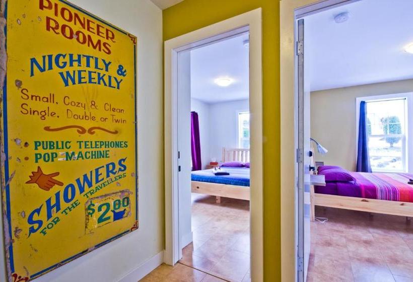 פנסיון Pioneer Inns