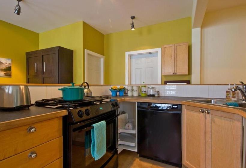 פנסיון Pioneer Inns