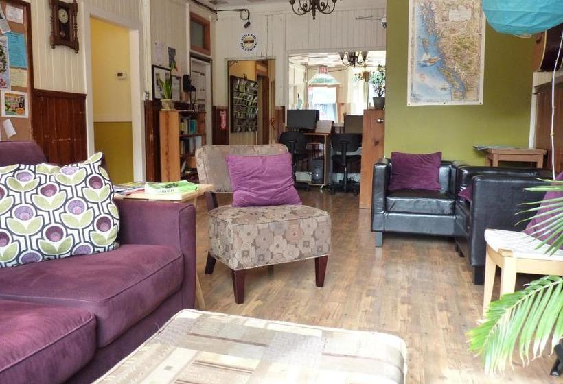 פנסיון Pioneer Inns