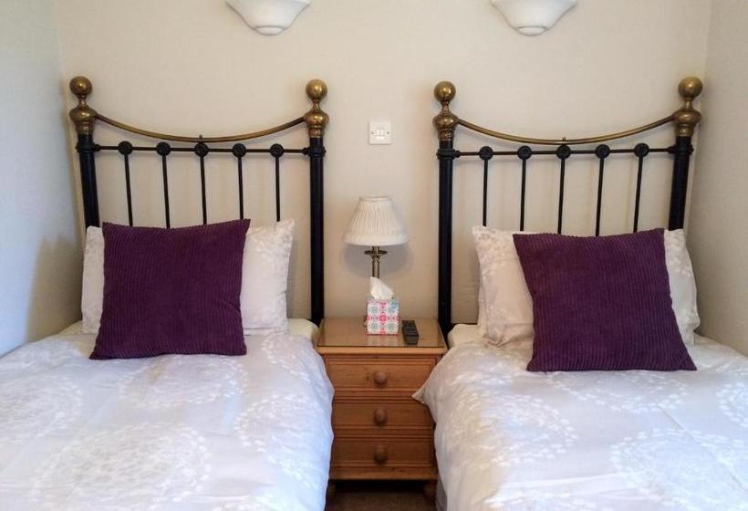 פנסיון Rocklea Guest House