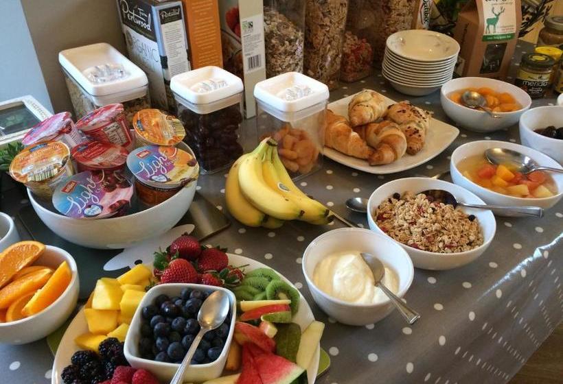 פנסיון Rocklea Guest House