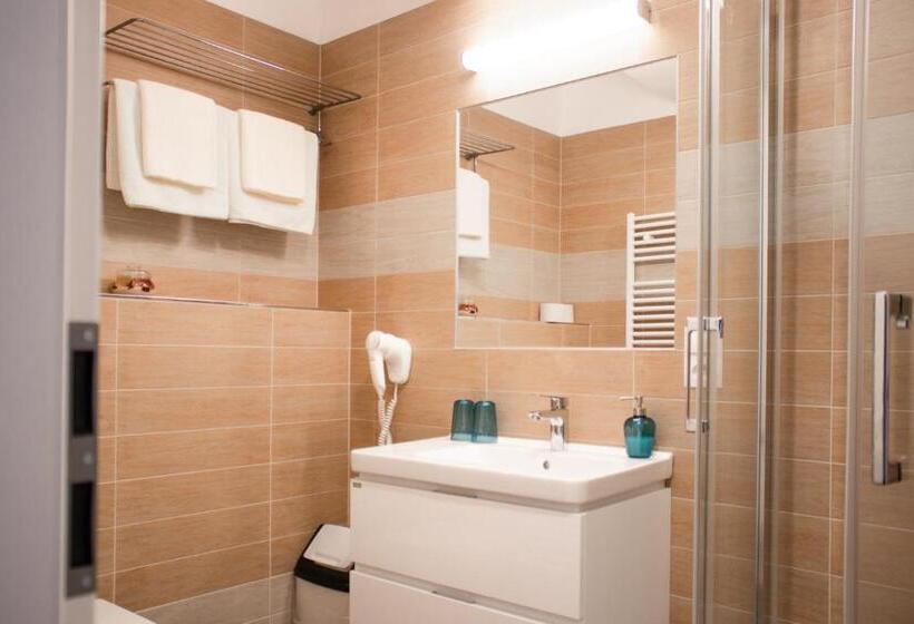 膳宿费 Rodinný Resort Uko