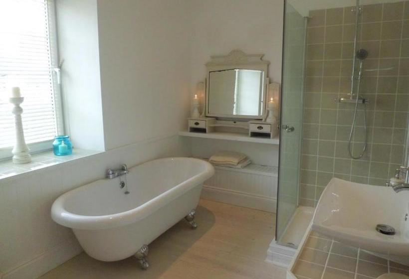 פנסיון The Chantry