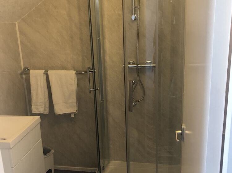 ペンション The Grosvenor House