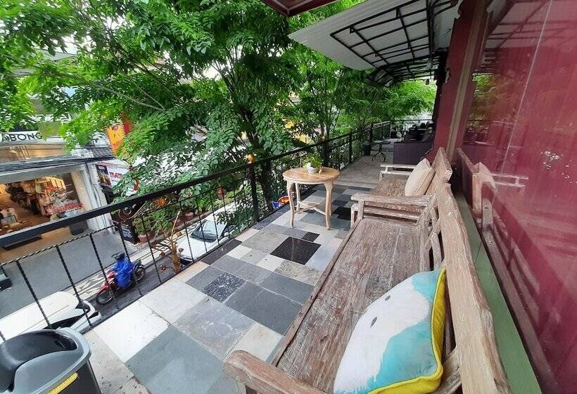 펜션 The Legian 777