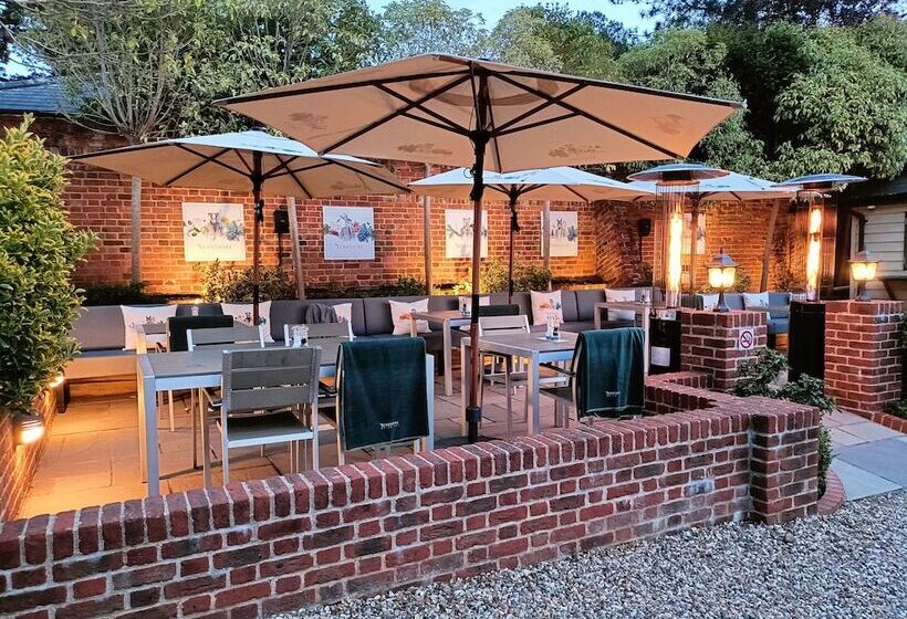 ペンション The Linden Stansted