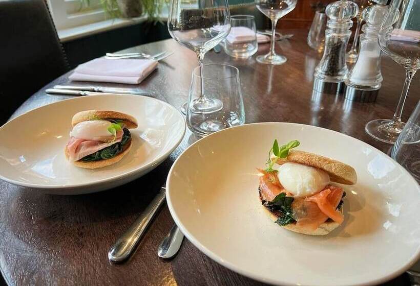 پانسیون The Linden Stansted