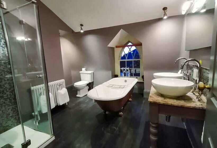 ペンション The Linden Stansted