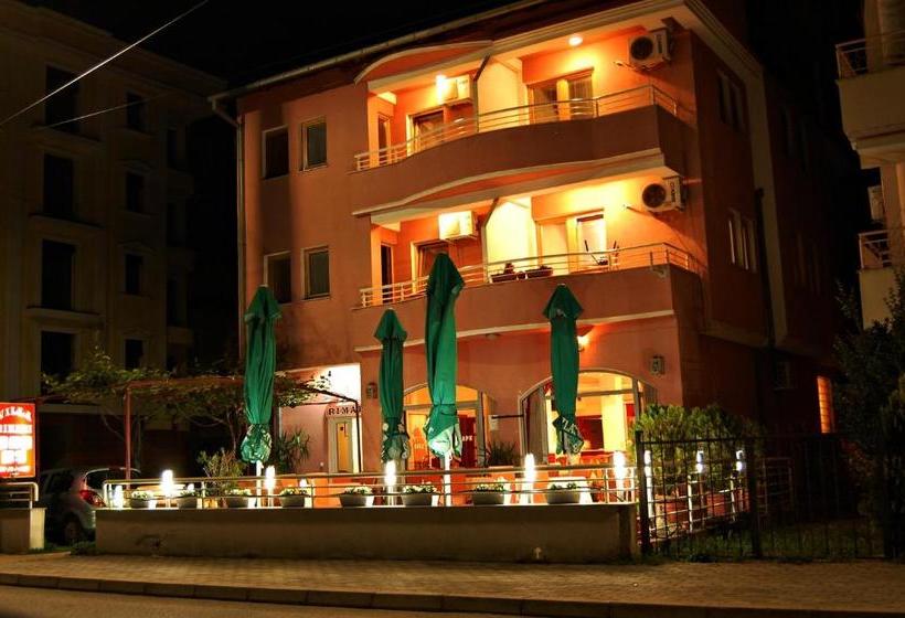 پانسیون Villa Rimari