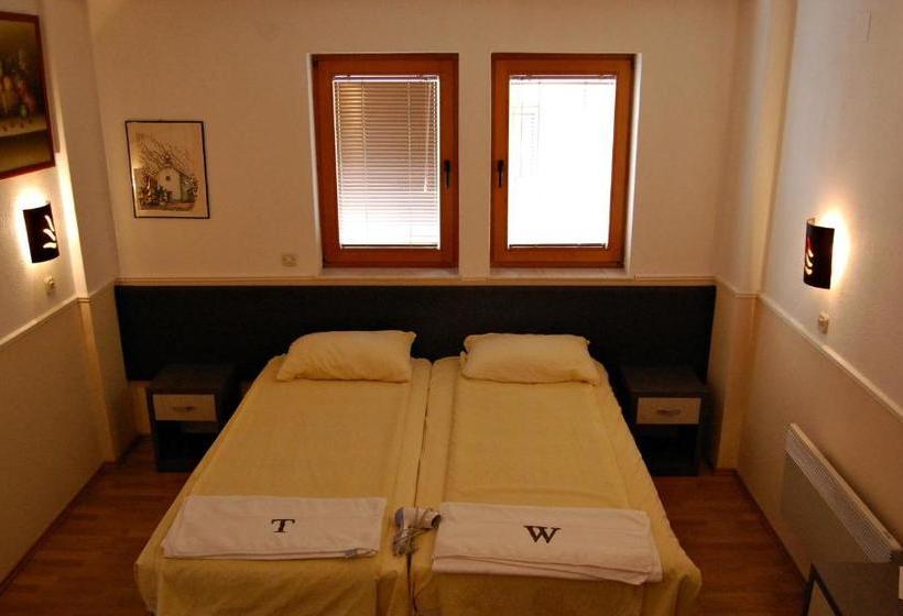 پانسیون Villa Rimari