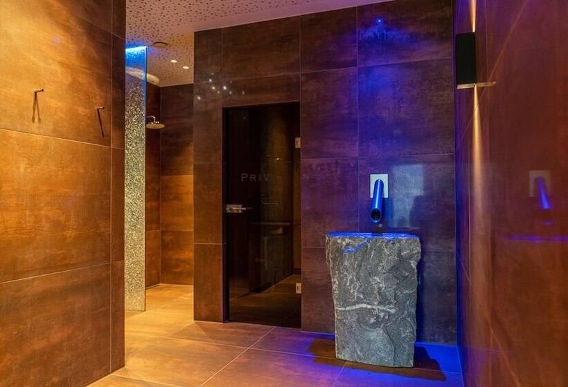 Skylodge Alpine Homes