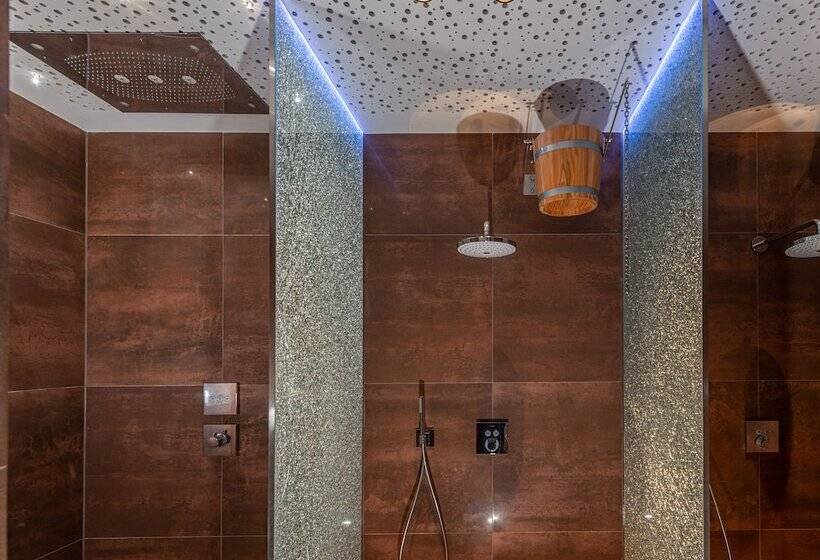 Skylodge Alpine Homes