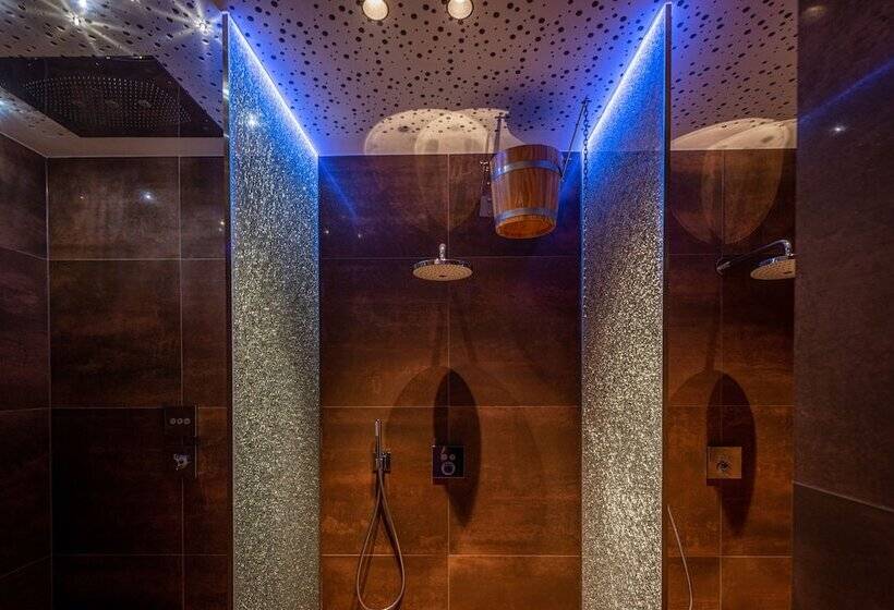 Skylodge Alpine Homes