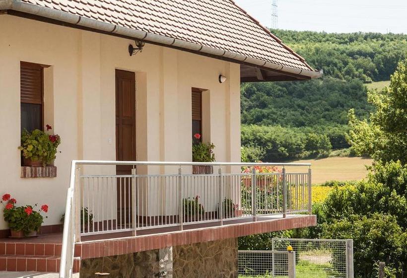 Wekler Családi Pincészet és Panzió