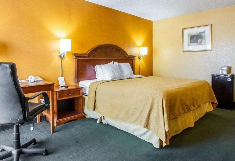 فندق صغير Quality Inn