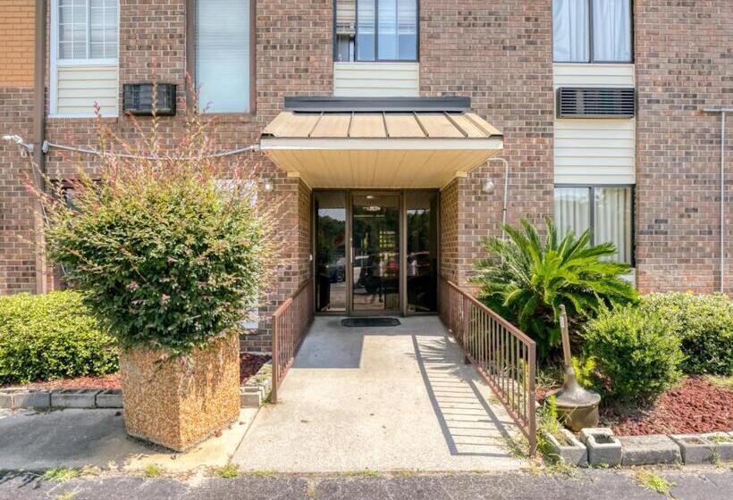 فندق صغير Raceway Inn