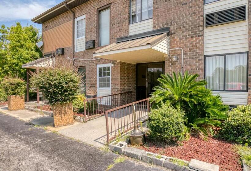 فندق صغير Raceway Inn