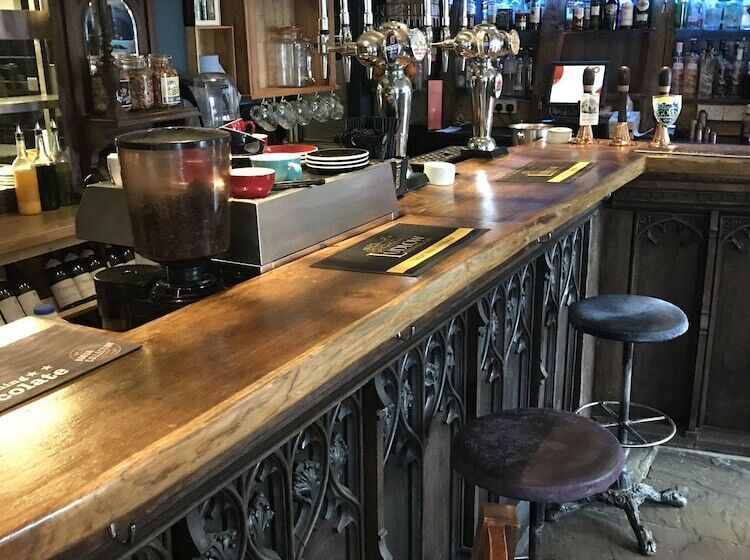 Общежитие Royal Forester Country Inn