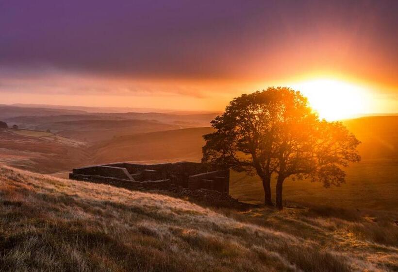 فندق صغير The Fleece Inn