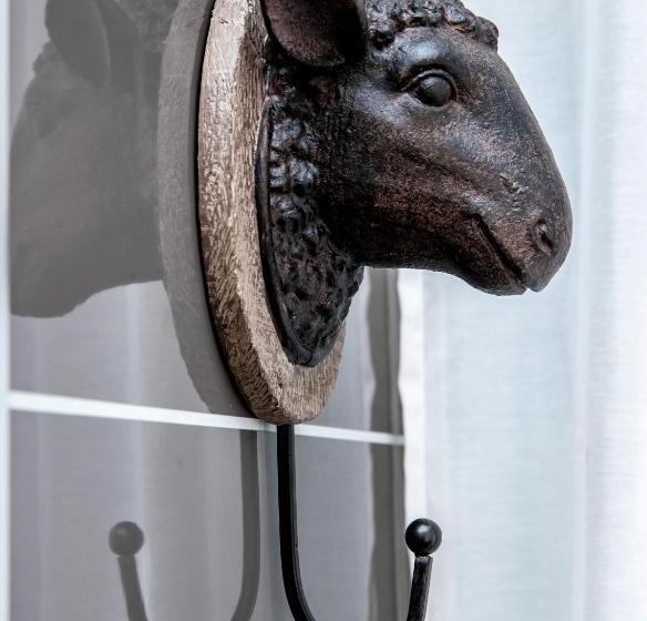 فندق صغير The Fleece Inn