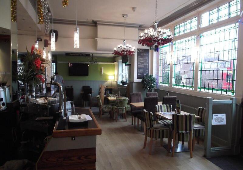 旅馆 The Stag Enfield