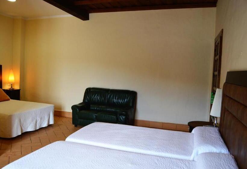 Apartamentos Turísticos Hostal Los Alisos