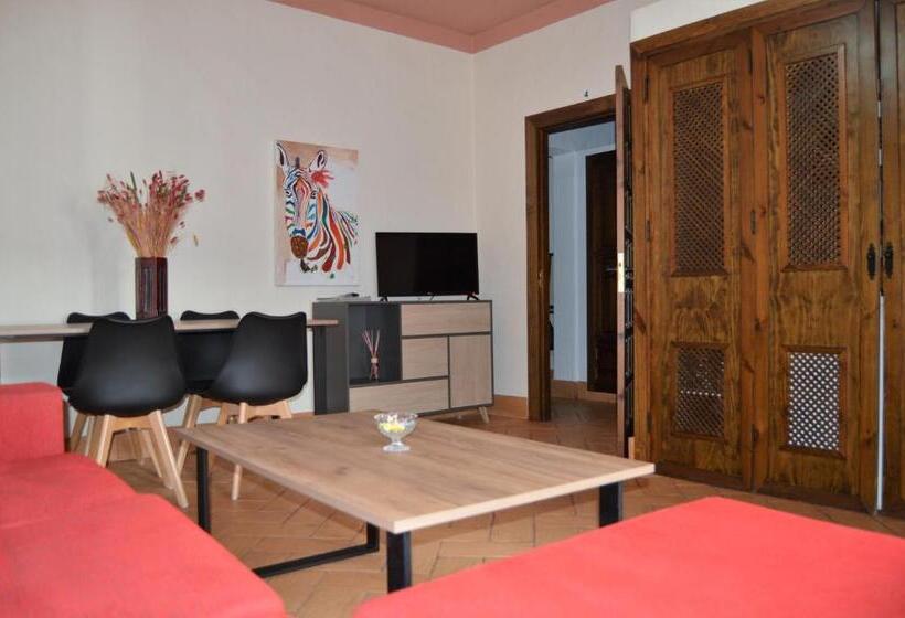 Apartamentos Turísticos Hostal Los Alisos