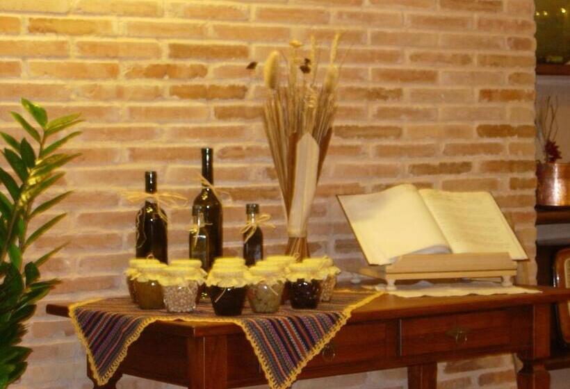 Отель Angelucci Agriturismo Con Camere E Agri Camping