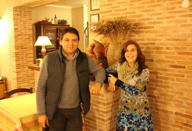 Отель Angelucci Agriturismo Con Camere E Agri Camping