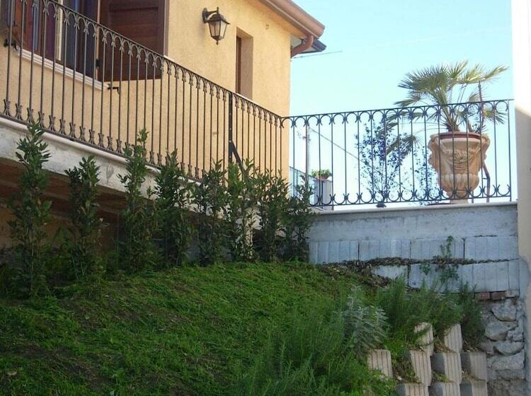 Отель Angelucci Agriturismo Con Camere E Agri Camping