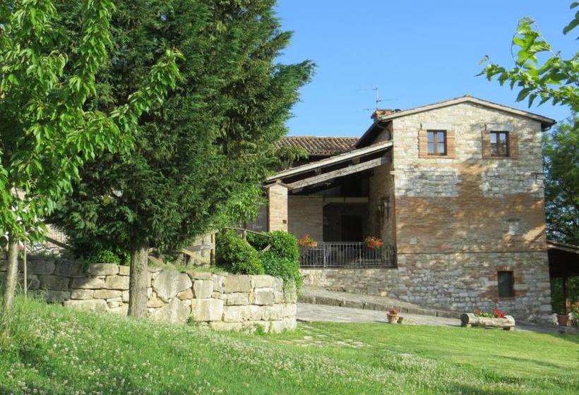 هتل Agriturismo Casale Delle Lucrezie