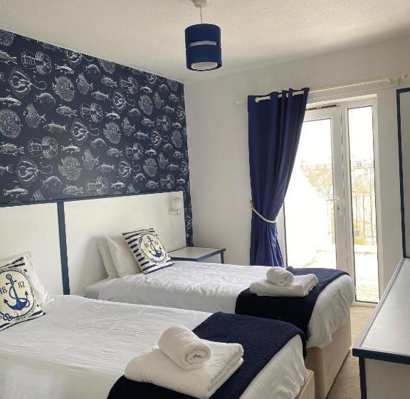 酒店 The Harbour Bar & Bistro