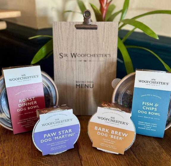 酒店 The Harbour Bar & Bistro