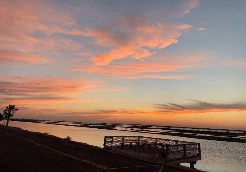 Motel 6 Portland, Tx