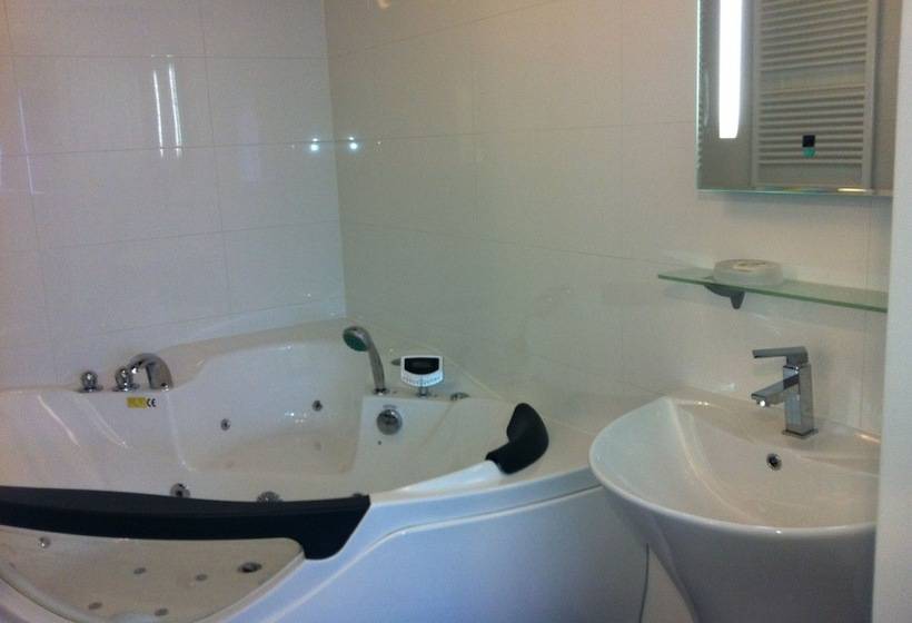 پانسیون Alex Rooms