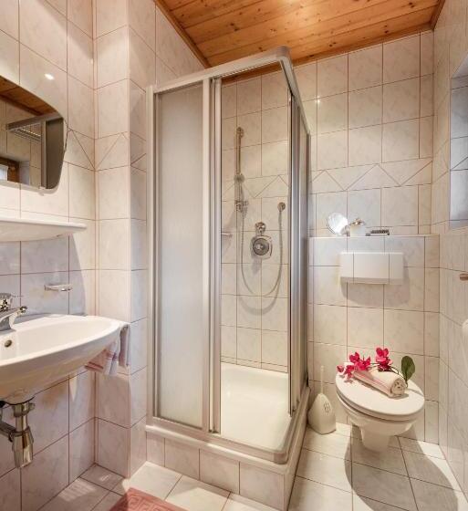 پانسیون Gästehaus Gratz   Inklusive Eintritt In Die Alpentherme