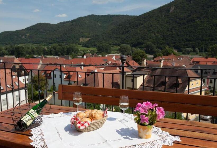 بنسيون Gästehaus Turm Wachau