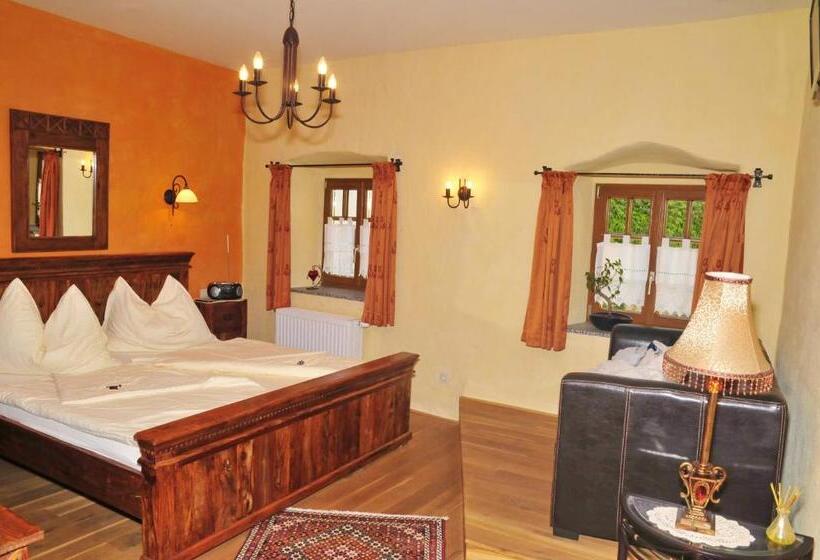 פנסיון Gästehaus Turm Wachau