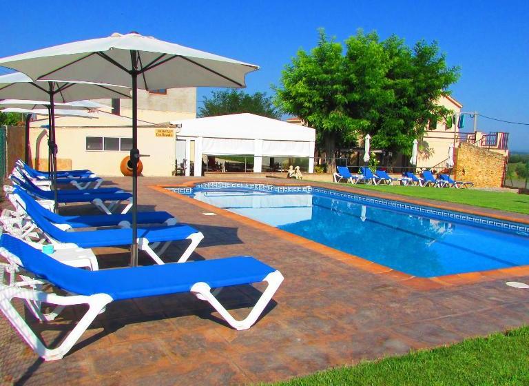 پانسیون Hostal Can Bassalis