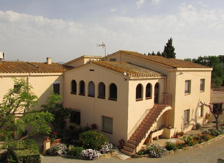 بنسيون Hostal Can Bassalis