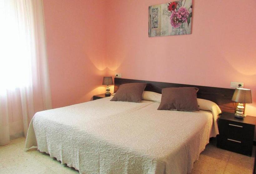 پانسیون Hostal Can Bassalis