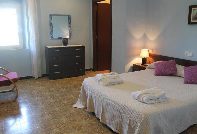 پانسیون Hostal Can Bassalis