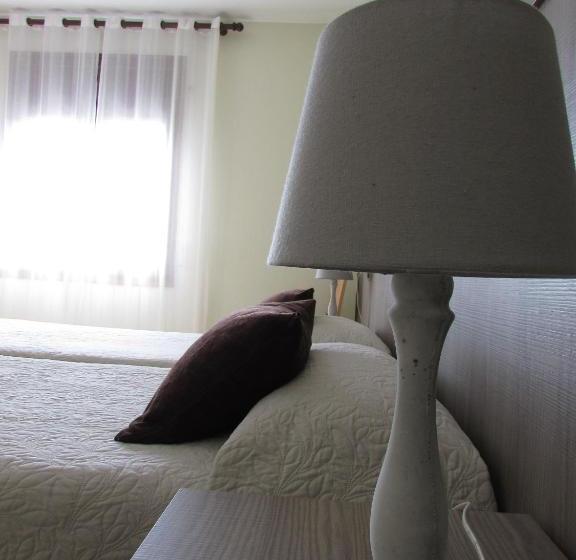 پانسیون Hostal Can Bassalis