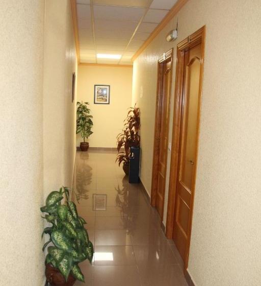 بنسيون Hostal Cazalegas