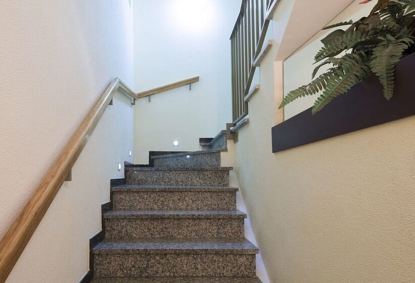 膳宿费 Hostal La Vila