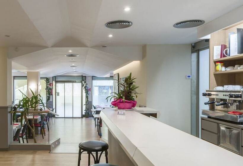 膳宿费 Hostal La Vila