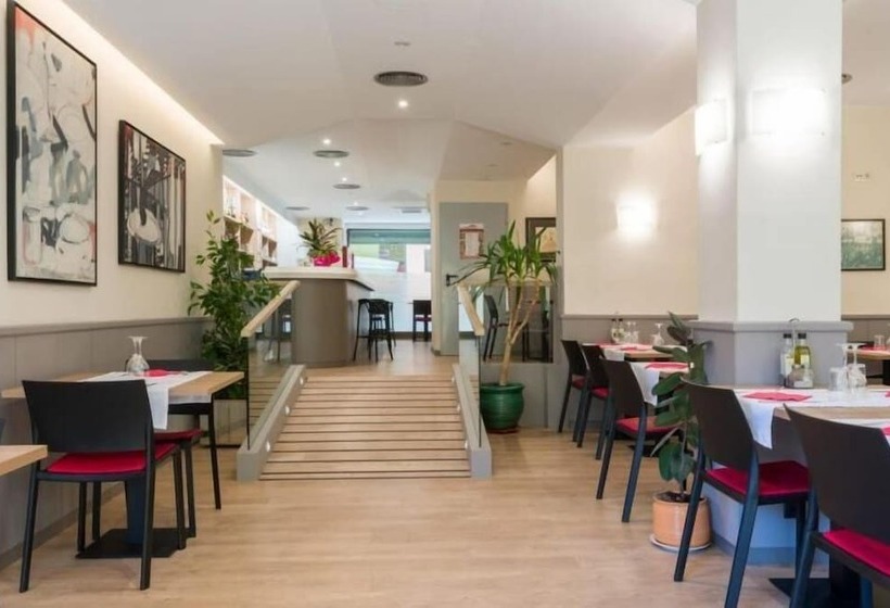 膳宿费 Hostal La Vila